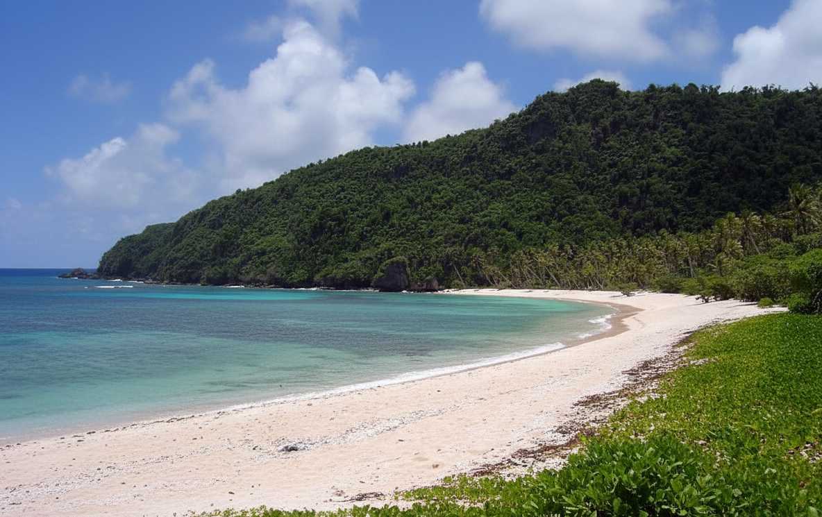 Øde-strand-i-Guam-esta-1