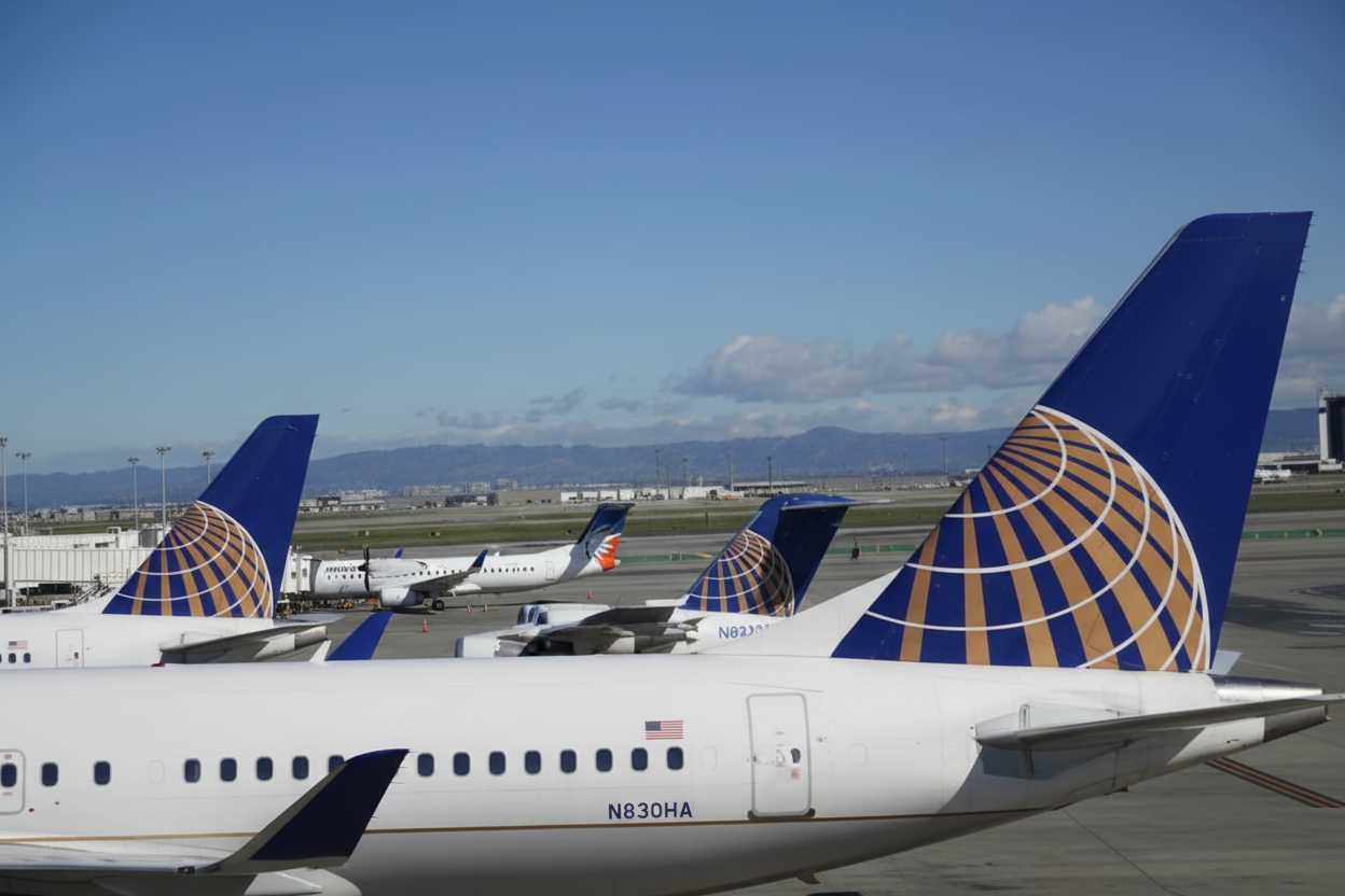 United-Airlines-Takeing-From-San-Francisco-Airport-USA